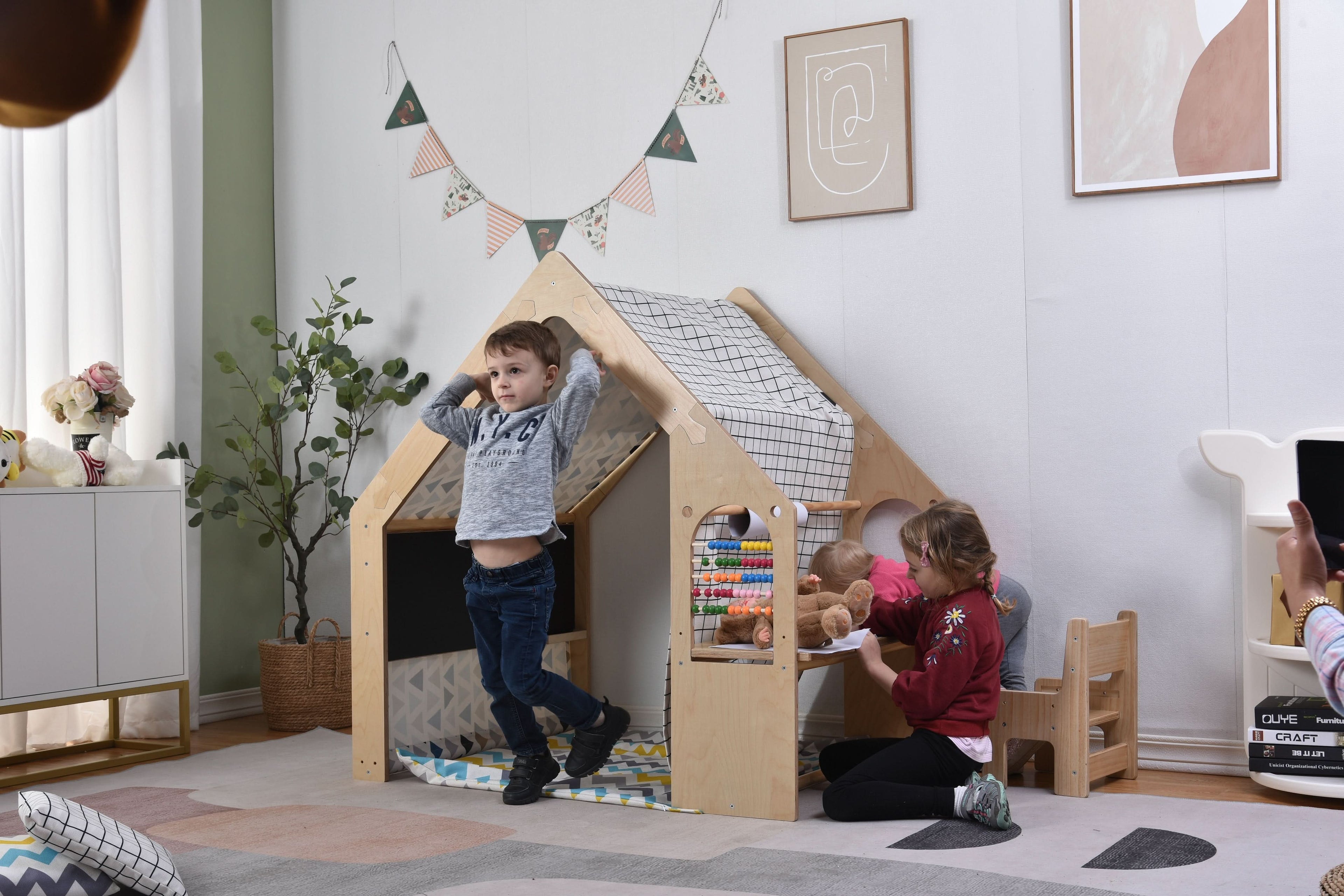 Flair | Playhouse & Sensory Desk - Balloons